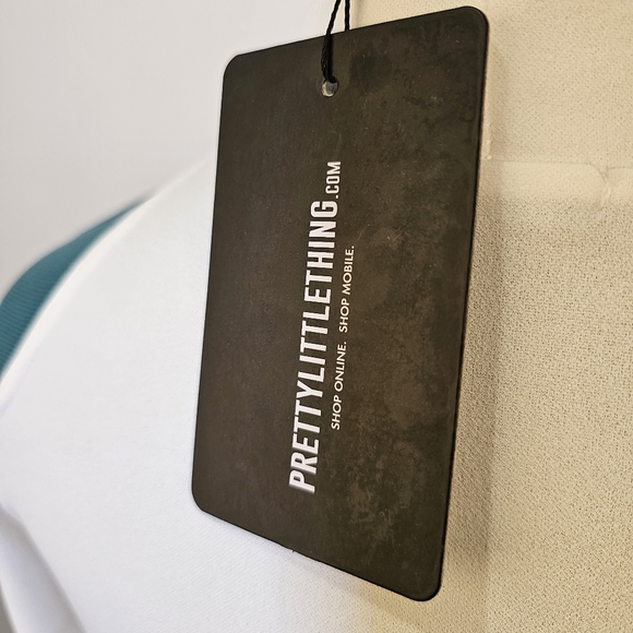 NWT Pretty Little Thing white crepe Bardot high neck cutout crop top size 2 US - Picture 4 of 7